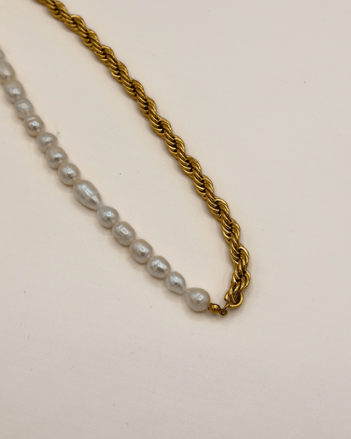 Twist & Pearl Necklace - SMOLL republic