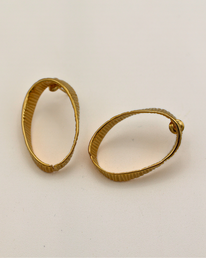 Twisted Oval Hoops
