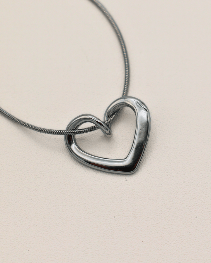 Open Heart Snake Chain Necklace - SMOLL republic