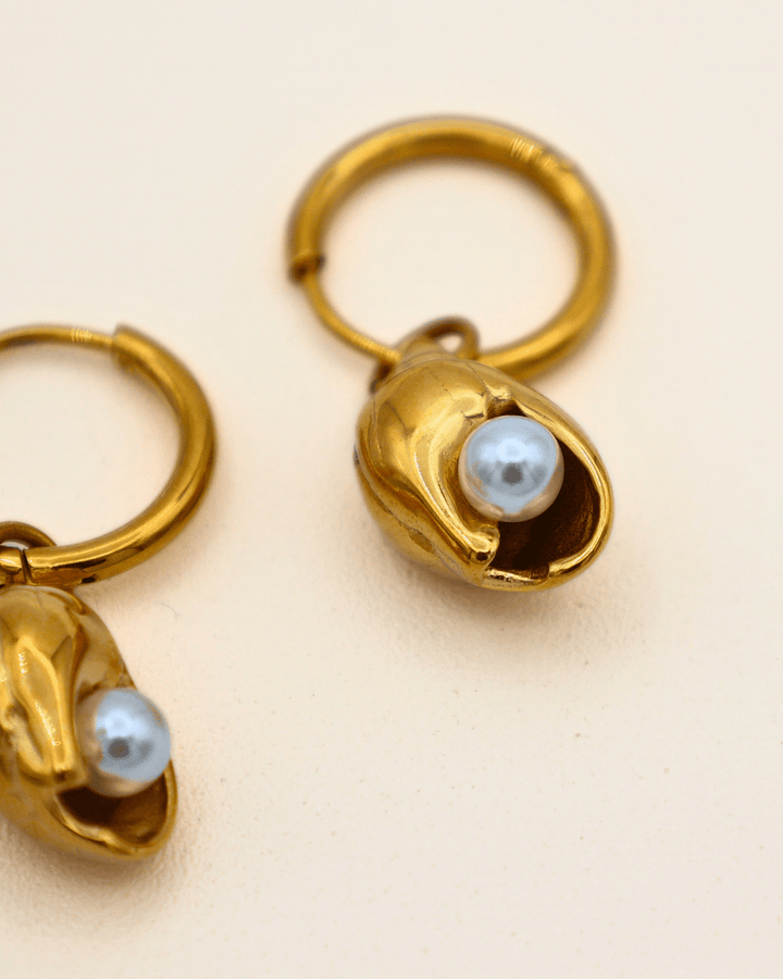 Seashell Pearl Huggies - SMOLL republic