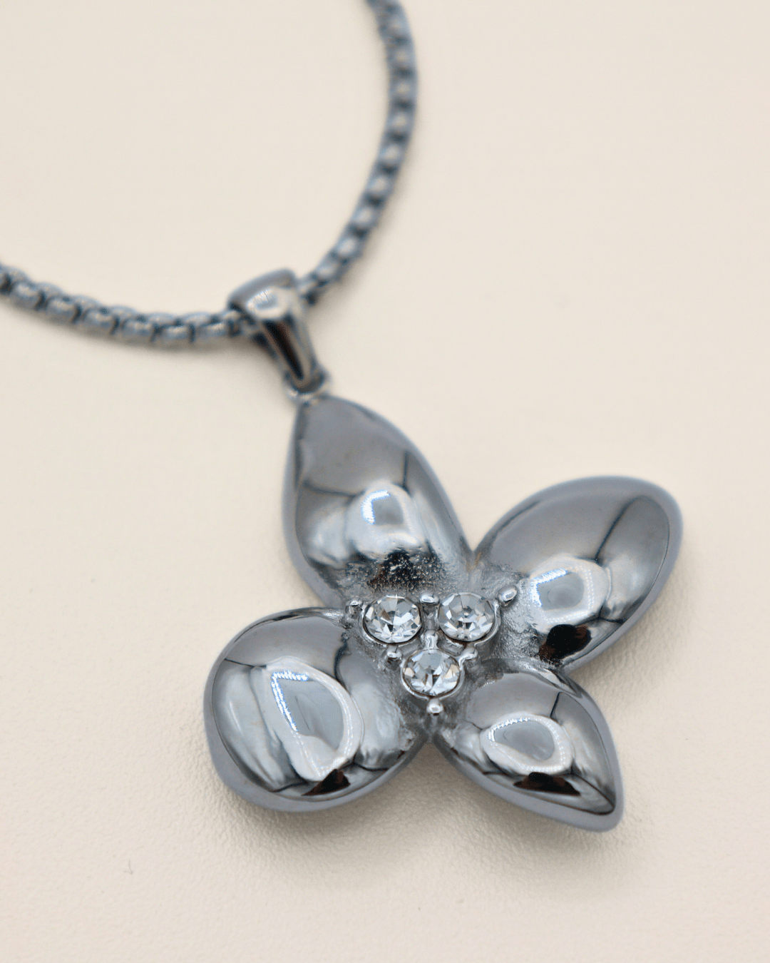 Silver Petal Bloom Necklace - SMOLL republic