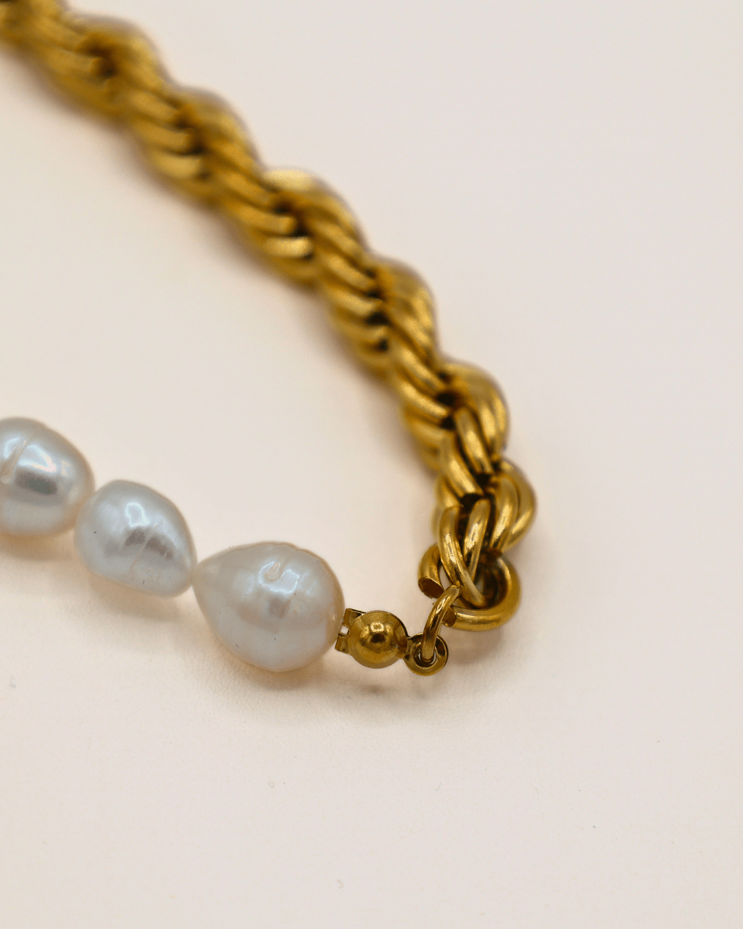 Twist & Pearl Necklace - SMOLL republic